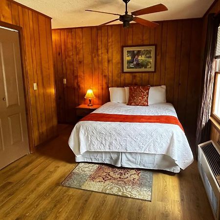 Meadowlark Motel With Restaurant & Bar Maggie Valley Exteriör bild