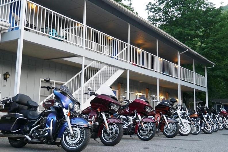 Meadowlark Motel With Restaurant & Bar Maggie Valley Exteriör bild
