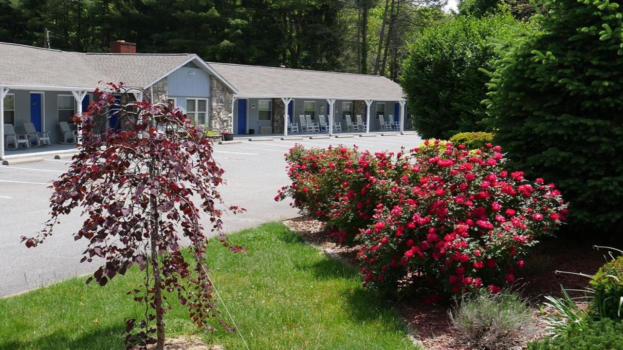 Meadowlark Motel With Restaurant & Bar Maggie Valley Exteriör bild