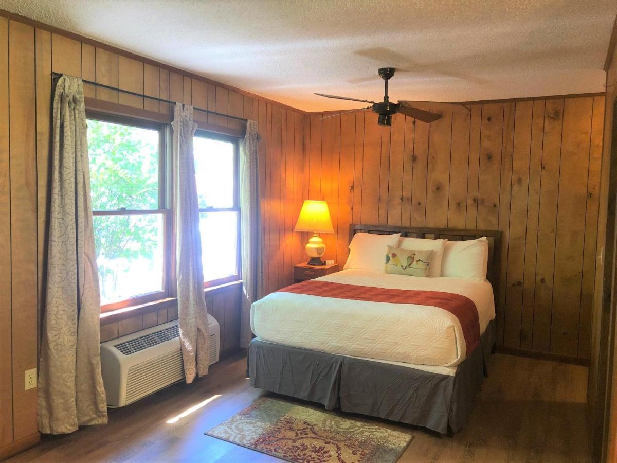Meadowlark Motel With Restaurant & Bar Maggie Valley Exteriör bild