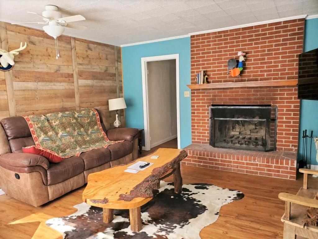 Meadowlark Motel With Restaurant & Bar Maggie Valley Exteriör bild