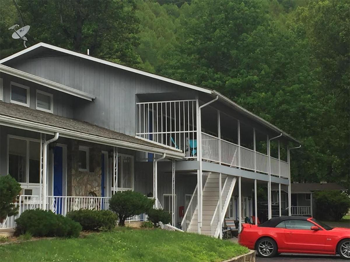 Meadowlark Motel With Restaurant & Bar Maggie Valley Exteriör bild