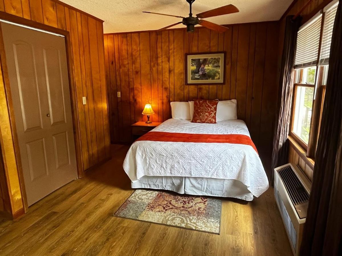 Meadowlark Motel With Restaurant & Bar Maggie Valley Exteriör bild