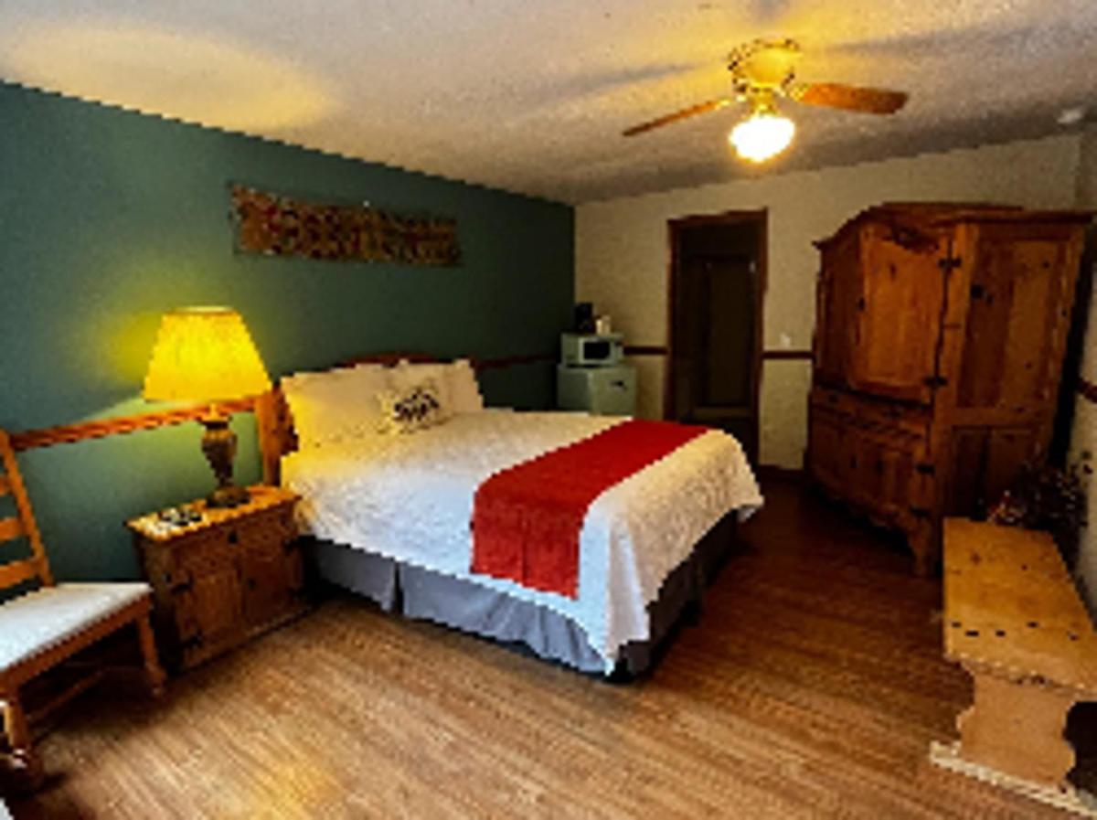 Meadowlark Motel With Restaurant & Bar Maggie Valley Exteriör bild